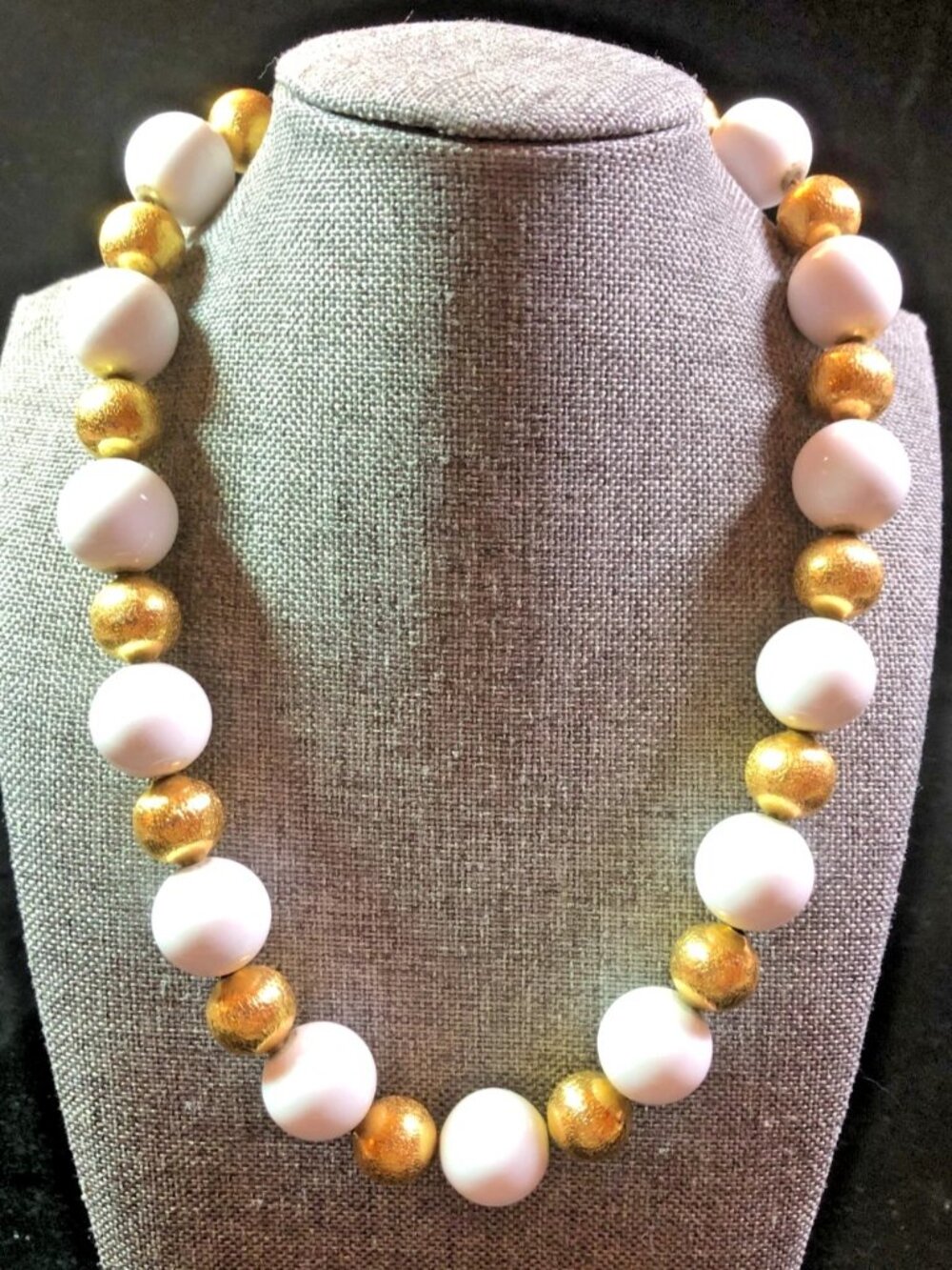 Chunky Talbots White And GoldTone bead Necklace 18"